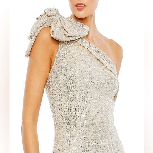 Ieena Mac Duggal Champagne and Silver Sequin One Shoulder Gown Size 8 - Picture 2 of 14